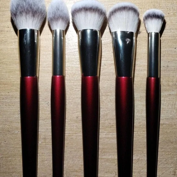 Luxurious Makeup 15 Brush Set - Red - Picture 2 of 4